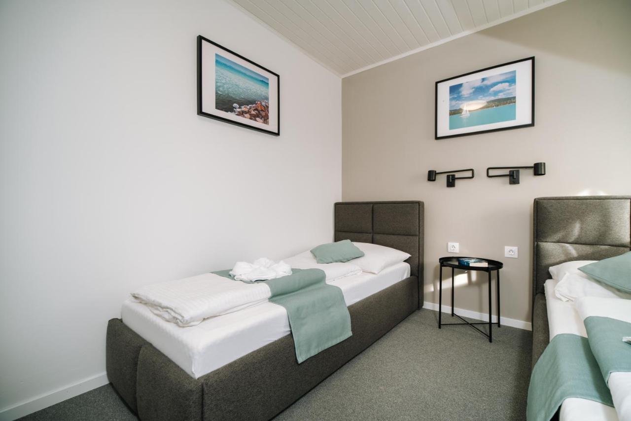Topaz Apartmanhazak Balatongyörök Exteriör bild