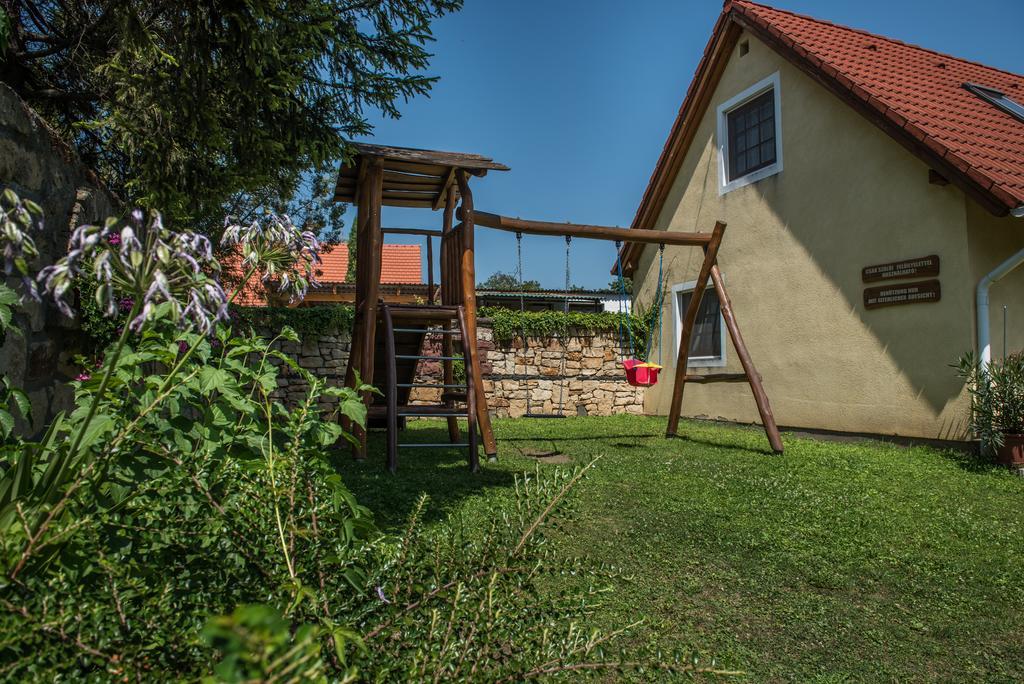 Topaz Apartmanhazak Balatongyörök Exteriör bild